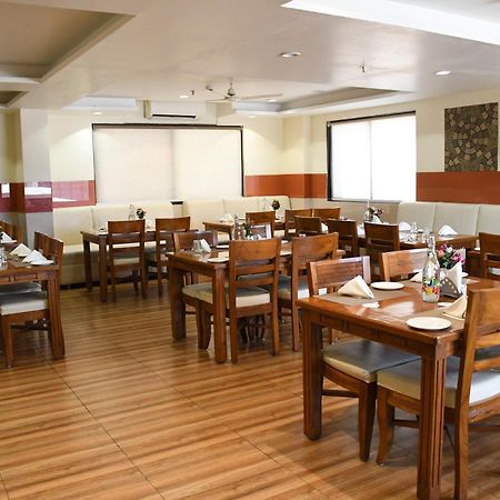 Sai Neem Tree Hotel Shirdi Ngoại thất bức ảnh
